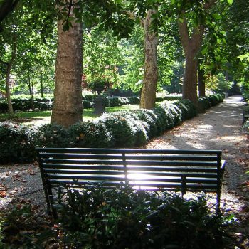 gramercy-park-bench-manhattan-neighborhood-new-york
