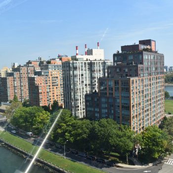 roosevelt-island-aerial-view-from-tramway-roosevelt-island-manhattan-neighborhood-new-york