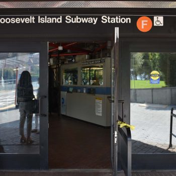 roosevelt-island-train-station-roosevelt-island-manhattan-neighborhood-new-york