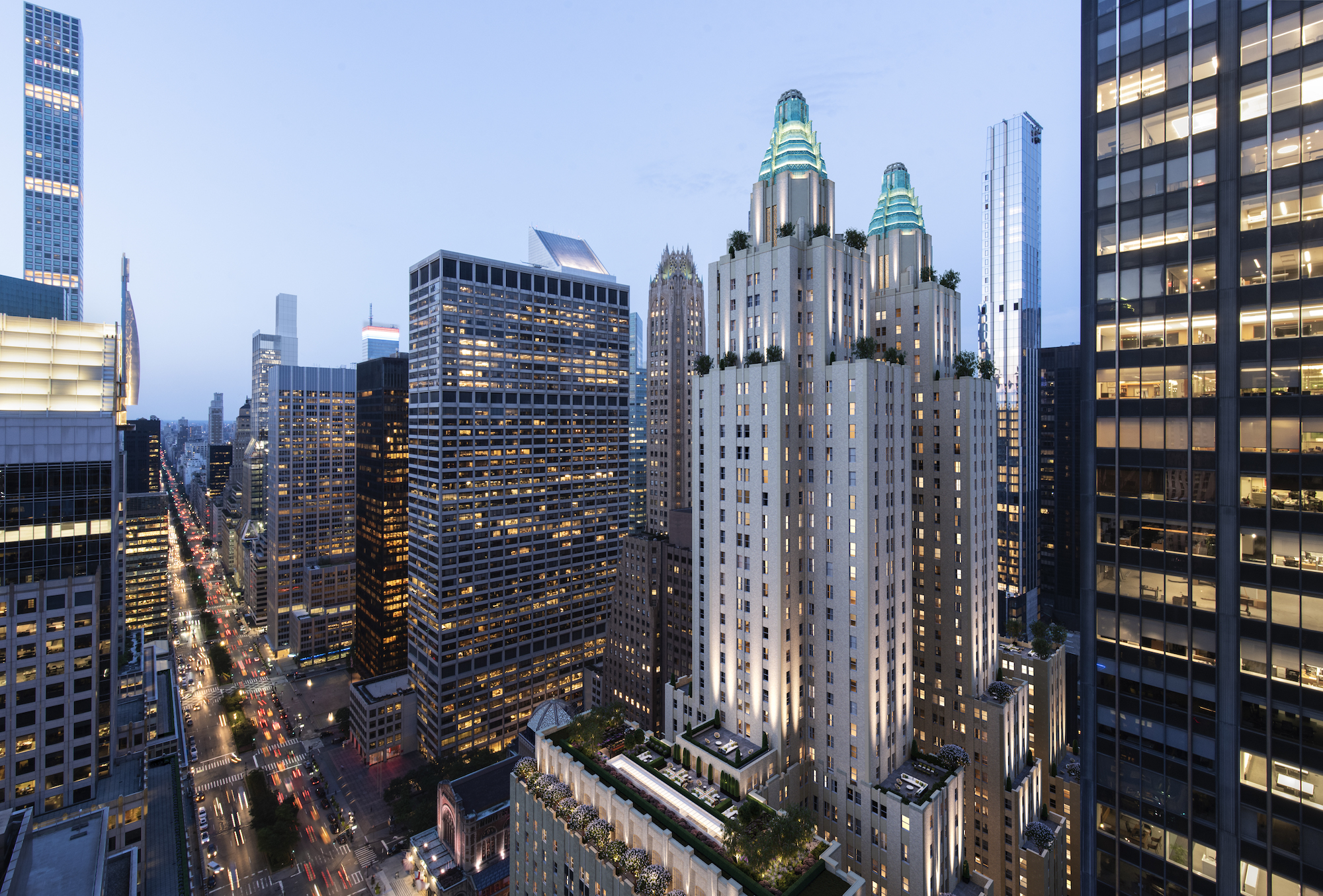 Waldorf Astoria – Exterior – Crown on Park Avenue