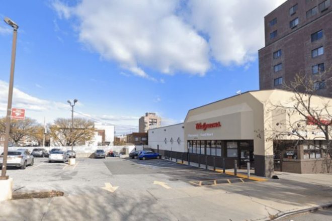 Existing view of Walgreens at 58-01 Queens Boulevard - Google Maps