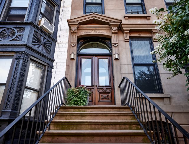 Colorful,Brownstone,Building,In,An,Iconic,Neighborhood,Of,Brooklyn,,New