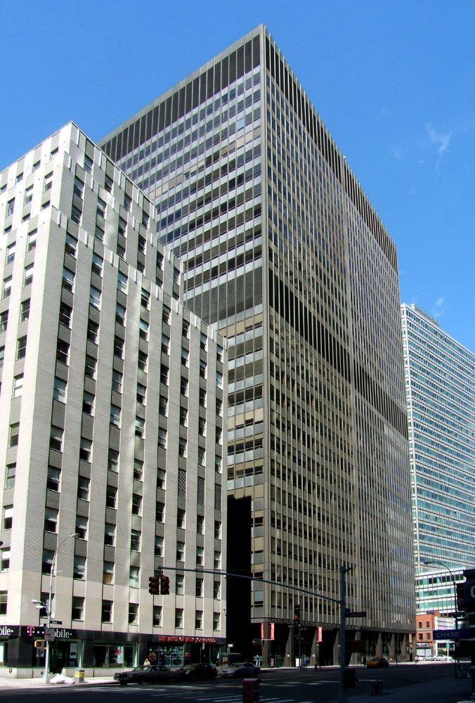 160 Water Street in Manhattan's Financial District - Photo by John W. Cahill for CTBUH