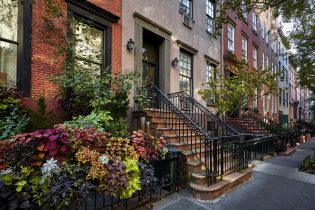 A,Colorful,Row,Of,Brownstone,Buildings