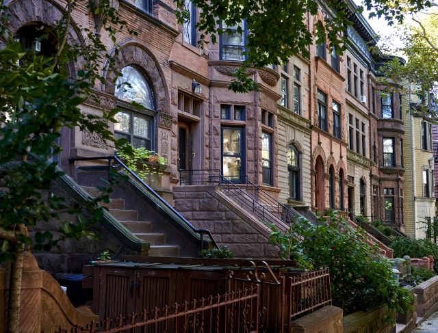 Scenic,View,Of,A,Classic,Brooklyn,Brownstone,Block,With,A