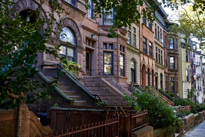 Scenic,View,Of,A,Classic,Brooklyn,Brownstone,Block,With,A